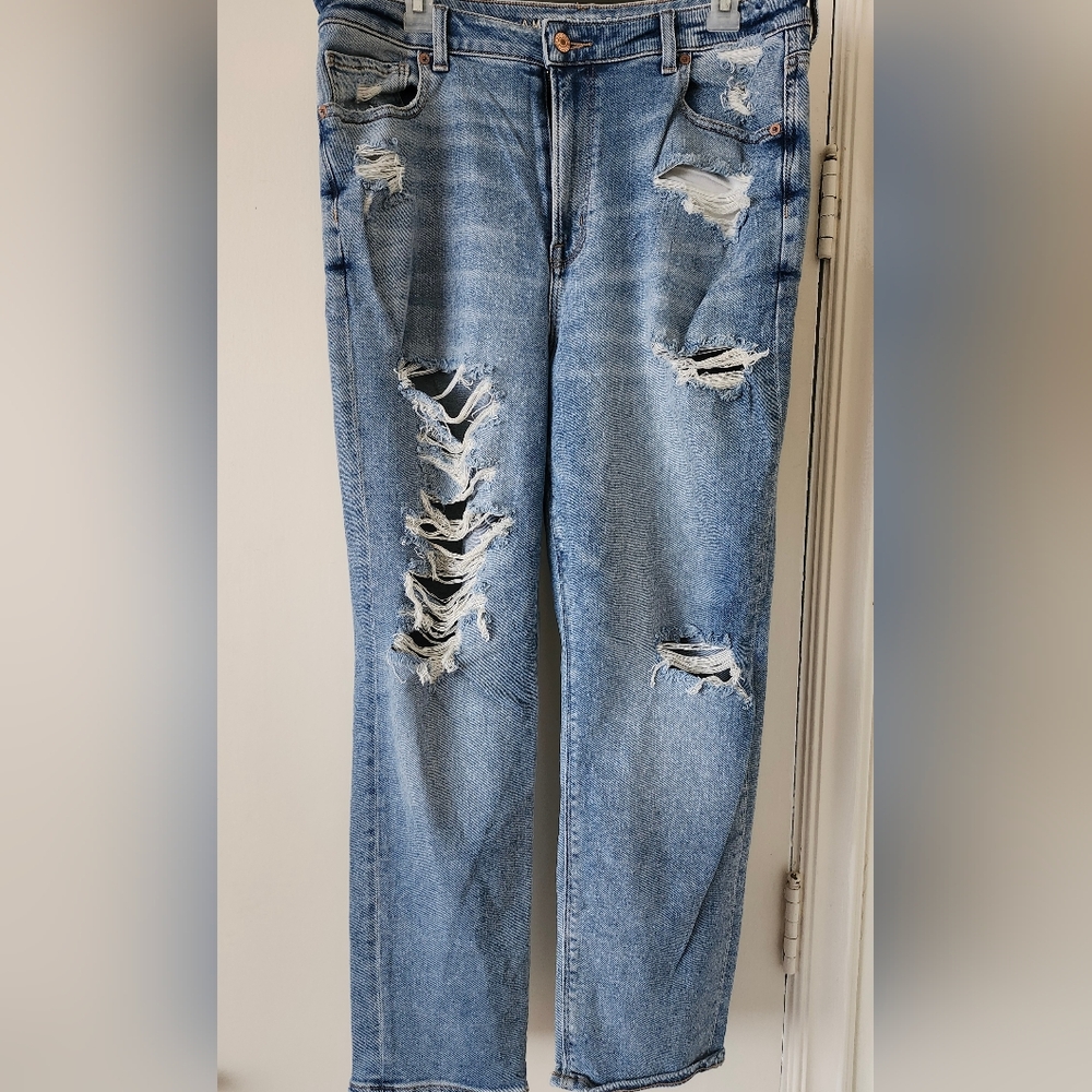 American Eagle Outfitters Women's Relaxed Ripped Jeans - Light Blue